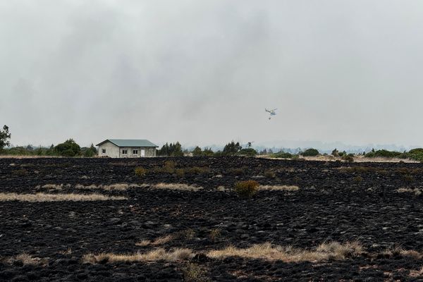 Le feu a menacé des maison occupées ou encore inhabitées à Kaala-Gomen, au lieu-dit Troulala, le 18 septembre 2024.