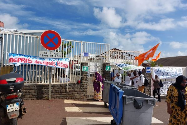 Les soignants mobilisés devant le CHM ce mardi 21 janvier