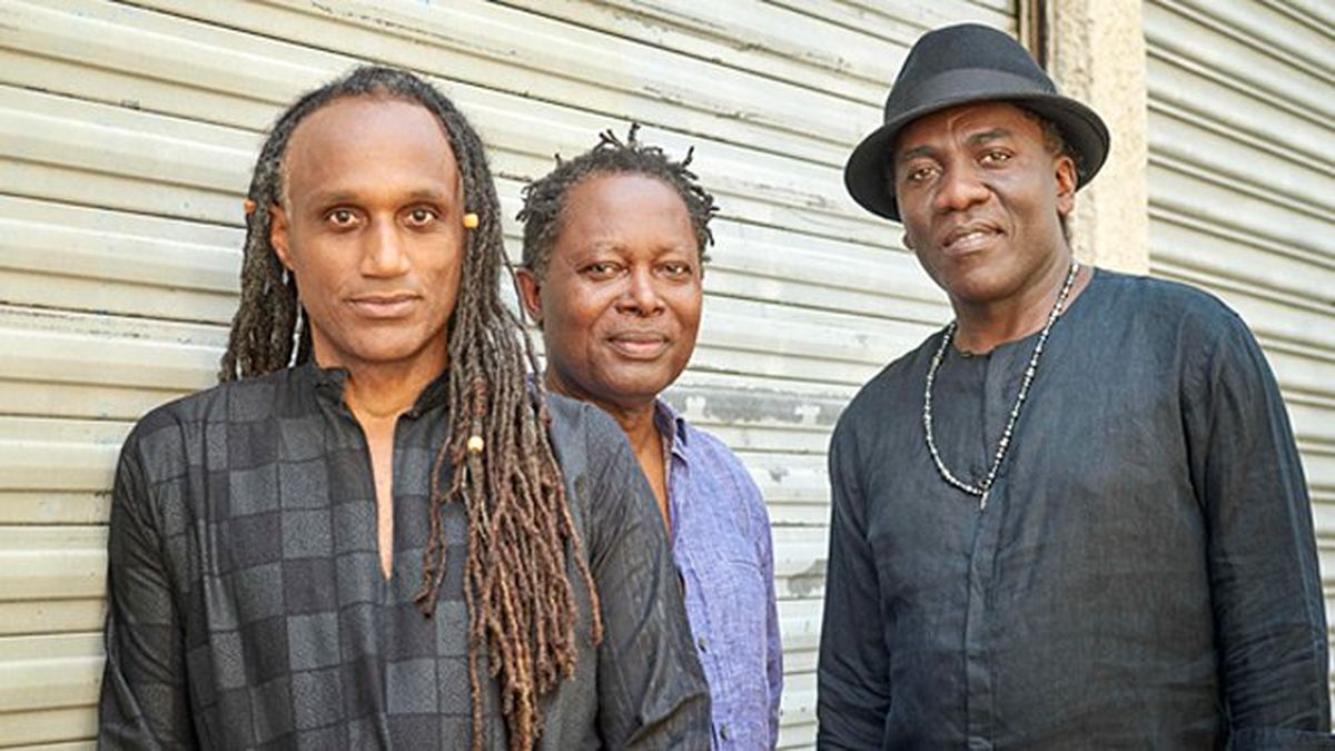 Le musicien martiniquais Gérald Toto retrouve Lokua Kanza et Richard Bona  dans l'album Bondeko - Outre-mer la 1ère