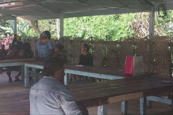 Première rencontre entre les jeunes de Kouaoua et les coutumiers.