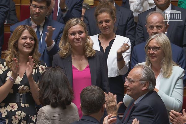 A peine un mois après sa nomination à la tête du ministère des Outre-mer, Yäël Braun-Pivet est cette fois-ci élue présidente de l'Assemblée nationale.