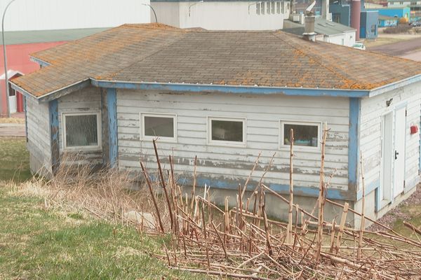 La clinique vétérinaire de Saint-Pierre en état de dégradation avancée