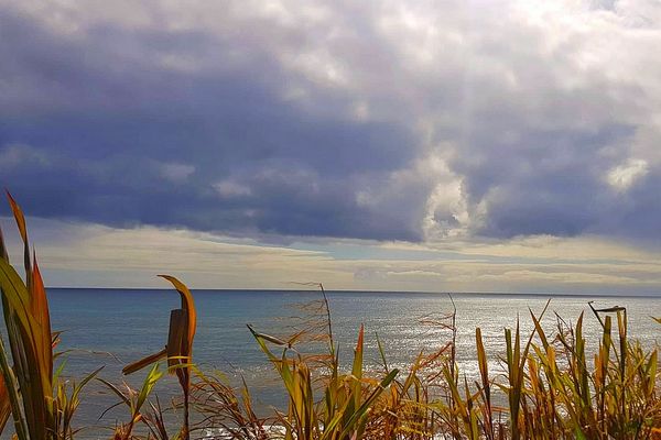 Sainte-Suzanne sous les nuages