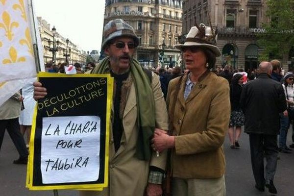 La charia pour Taubira, un panneau affiché dans les cortèges de la Manif pour Tous