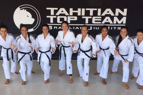 Entrainement de Jiu Jitsu pour les candidates à Miss Tahiti, avec Dany Gérard