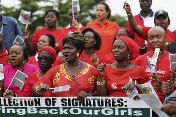 Des femmes manifestent en soutien aux jeunes filles enlevées par Boko Haram, à Lagos (Nigeria), le 7 juin 2014.
