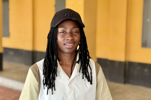 Un moment de calme pour Oriane Jean-François, footballeuse internationale, dans sa ville natale de Saint-Laurent-du-Maroni.