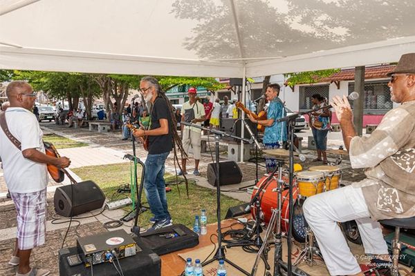 Kali et ses musiciens à Saint-Pierre, le 4 juillet 2020