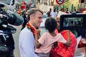 Cyclone Chido à Mayotte : Emmanuel Macron au plus près des sinistrés dans les quartiers détruits de Cavani