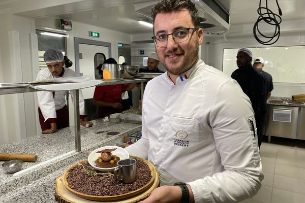 La semaine de l'excellence péï au lycée hôtelier de Plateau Caillou, avec Julien Leveneur