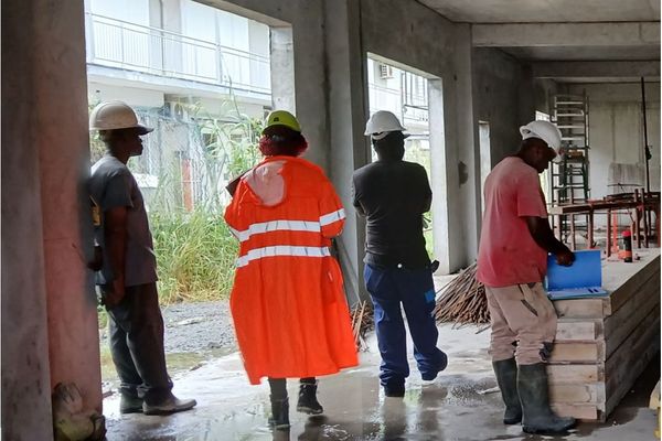 Controle de gendarmerie et de l'Inspection du travail sur un chantier des îles du Nord - 11/2024.