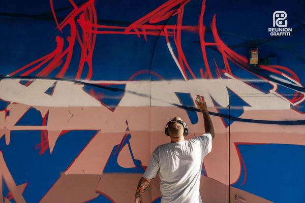 Pour célébrer ce 5ème anniversaire, le festival s’étendra sur 1 mois et sera accueilli par les villes de Saint-Denis et Saint-André, confirmant ainsi l’ambition initiale de son créateur, EKO-LSA : « devenir le plus grand festival international de street art de l’océan indien »
