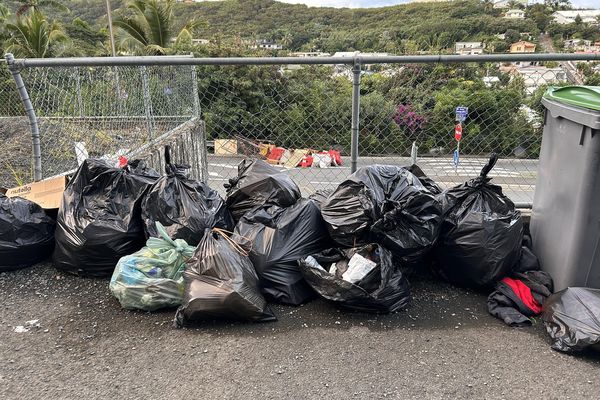 Des déchets s'accumulent