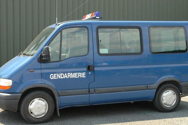 voiture gendarmes