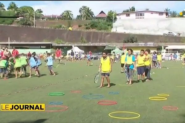 Initiation au tennis pour 500 enfants de primaire