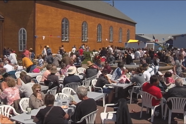 La place des Ardilliers à Miquelon n'a pas désempli en ce 14 juillet. 