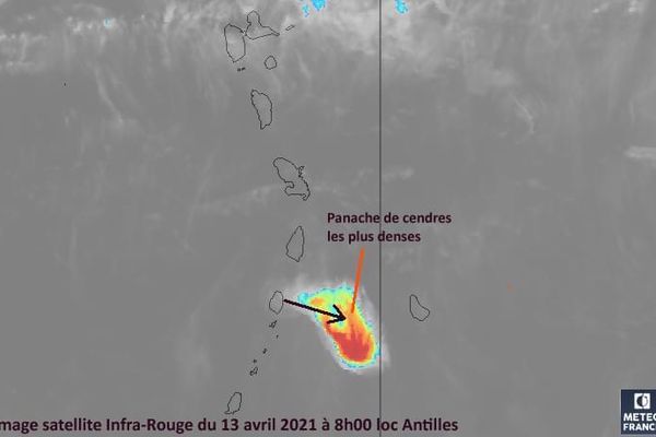 Météo-France Antilles Guyane publie une carte satellite des nuages de cendres sur la région.
