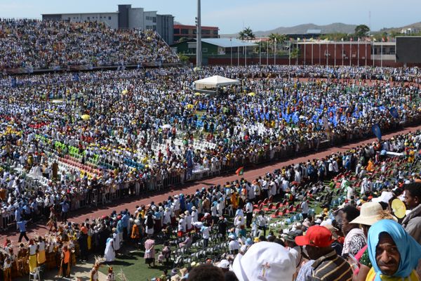 Les fidèles ont été environ 35 000 à affluer dans le stade John-Guise de Port Moresby, pour une messe présidée par le pape, le 8 septembre 2024.