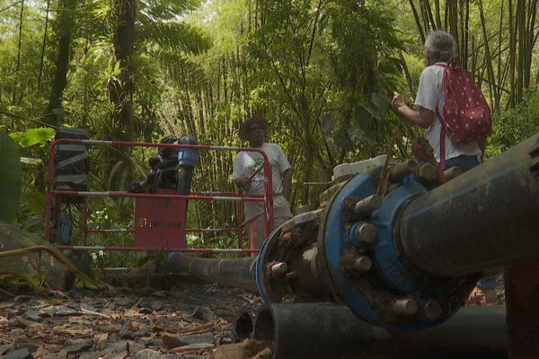 Quelques écologistes sur le site à Saint-Joseph.