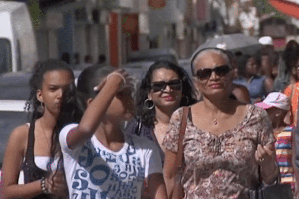 Passants à Fort-de-France (Martinique)