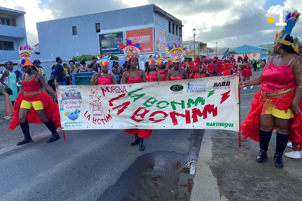 La “Parade des alizés” à Sainte-Marie.