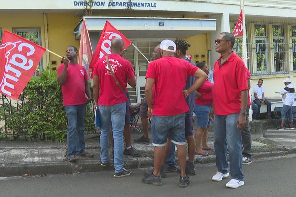 Conflit à la Poste en Martinique.