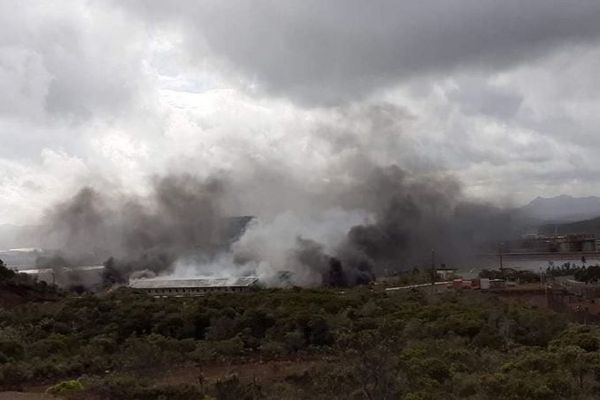 incendie dans les bâtiments administratifs de l'usine