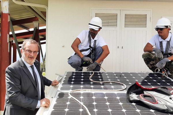 La visite du ministre, Jean-François Carenco, à l'Afpar de Plateau Caillou.