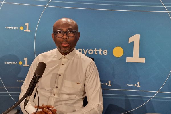 Ben Issa Ousseni, président du Conseil Départemental de Mayotte, dans Zakweli