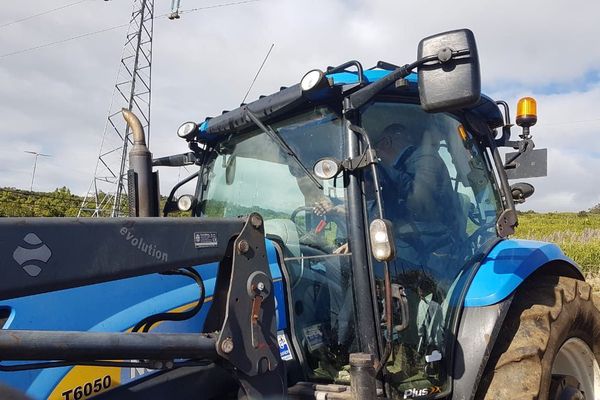 20180711-09 - Stéphane Travert, ministre de l’Agriculture et de l’Alimentation dans un tracteur