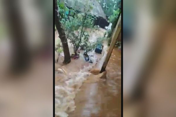 Images amateurs lors de l'inondation sans précédent de la tribu d'Unia à Yaté