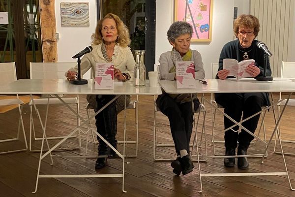 de gauche à droite : Suzanne Dracius, Sophie Bessis, Cécile Oumhani.