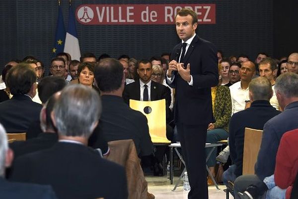 Emmanuel Macron à Rodez défend son bilan environnemental 