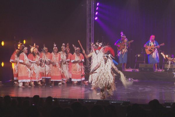 La troupe Boea Providanse en représentation en Lozère.