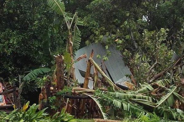 Le cyclone a traversé la grande terre et généré des rafales de vent de 150 km heure