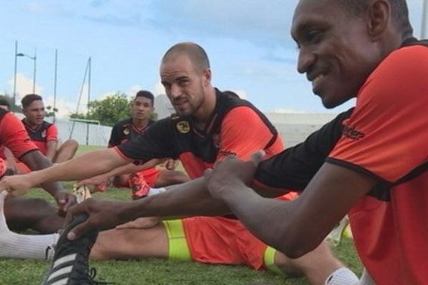 Les joueurs de l'Excelsior à l'entraînement