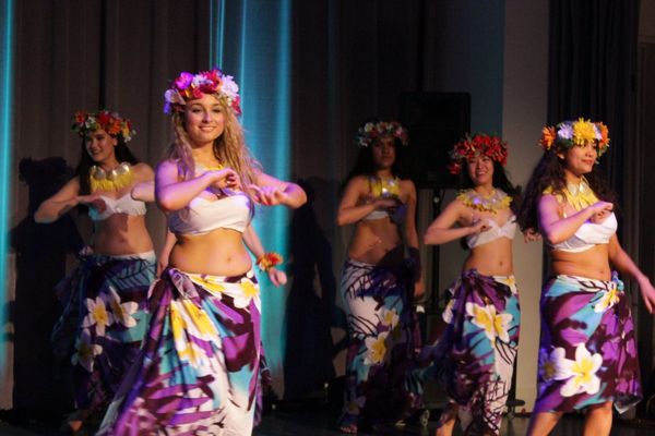 La troupe étudiante "Tamarii no Tahiti" à Montréal