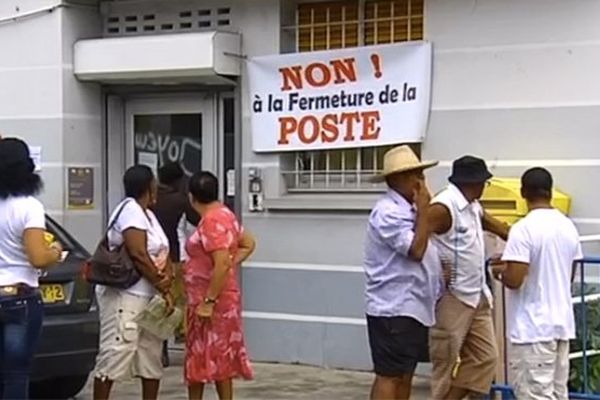 Les usagers se mobilisent pour l'ouverture de la poste du Vert-Pré (Robert)