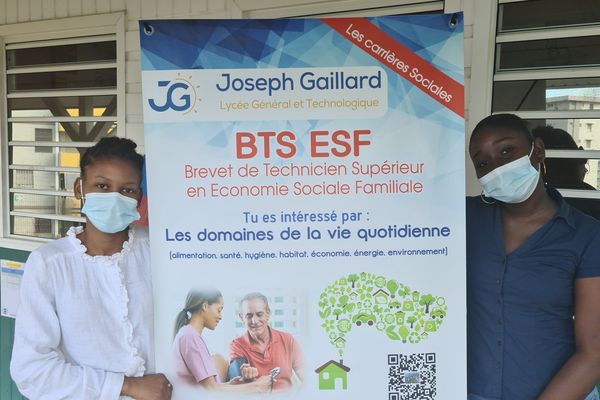 Présentation de la manifestation par les élèves du Lycée Joseph Gaillard, invités à l'établissement de Batelière.