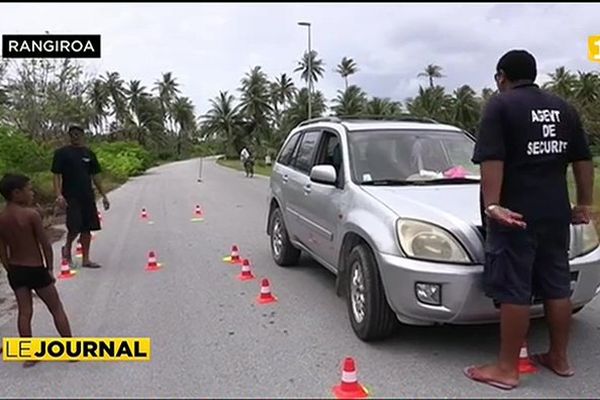 Premières épreuves du permis de conduire adapté à Fakarava  