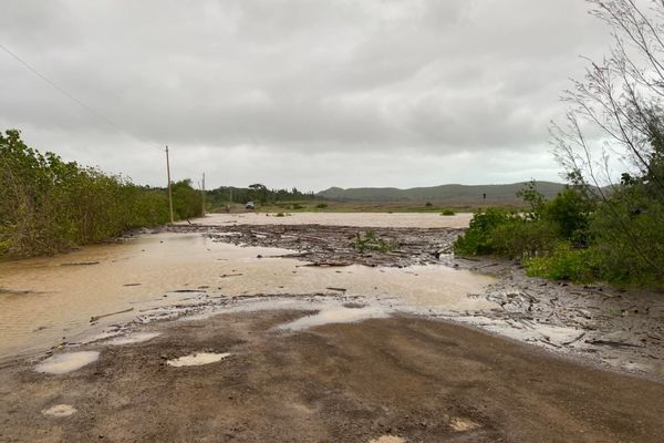 Ruby : la digue de la Roche-Percée impraticable