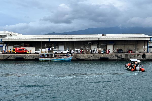 Le bateau immatriculé Imula 0559 est arrivé au Port peu après 18 heures samedi 24 décembre