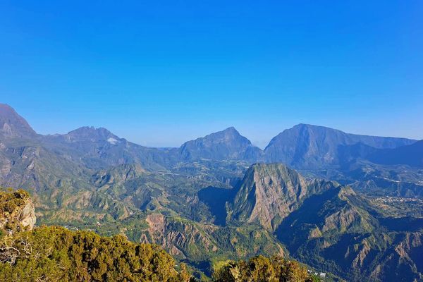 Ciel bleu sur les hauts de La Réunion 8 octobre 2024