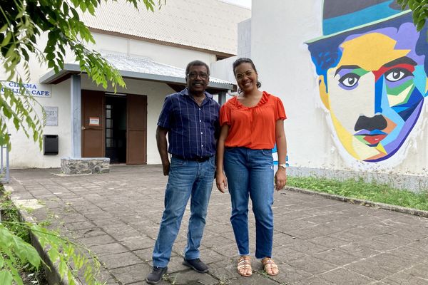 La 11ème édition des « Echos » du Festival du Film de l’Education a lieu du 14 au 28 avril à Saint-Pierre. Max Belvisee, le président des CEMEA Réunion et Nelly Tavel, la vice-présidente.