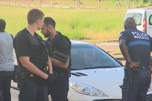 Gendarmes et policiers