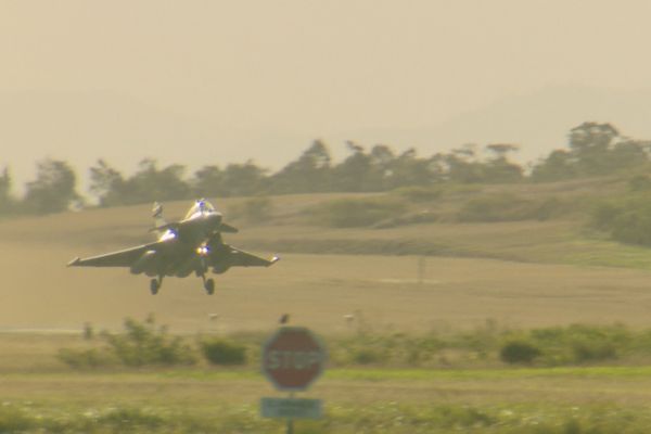 Un des Rafale de la mission Pégase en Nouvelle-Calédonie parti escorter l'avion présidentiel.