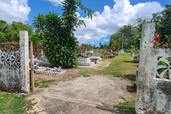 L'entrée du cimetière d'Iracoubo