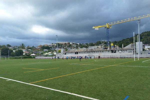 terrain de cavani 