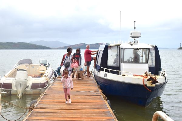 Casy Express navette maritime de l'île Ouen à l'arrivée à Prony le 6 février 2023