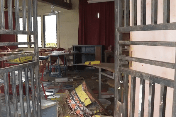 La bibliothèque de l'école Lihadji Abdou, à Combani, est complètement saccagée